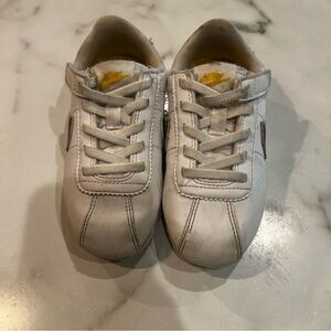 Nike Kids Sneakers in White and Yellow